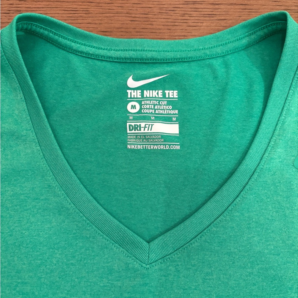 Nike Dri-FIT V-Neck Tee in Green